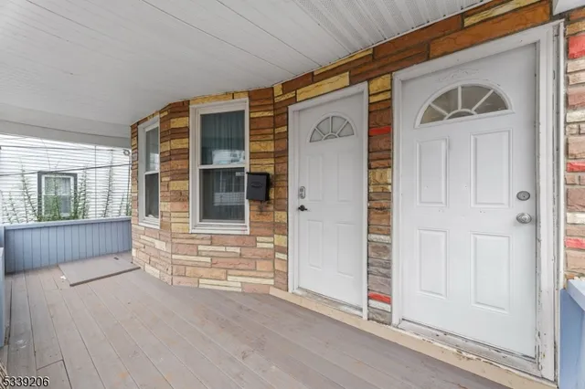 $2,700 | 18 Lowden Street, Unit 1, Elizabeth, NJ 07208