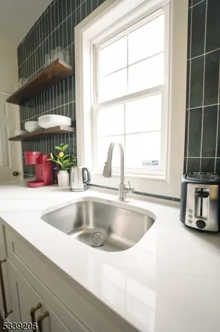 $2,700 | 18 Lowden Street, Unit 1, Elizabeth, NJ 07208