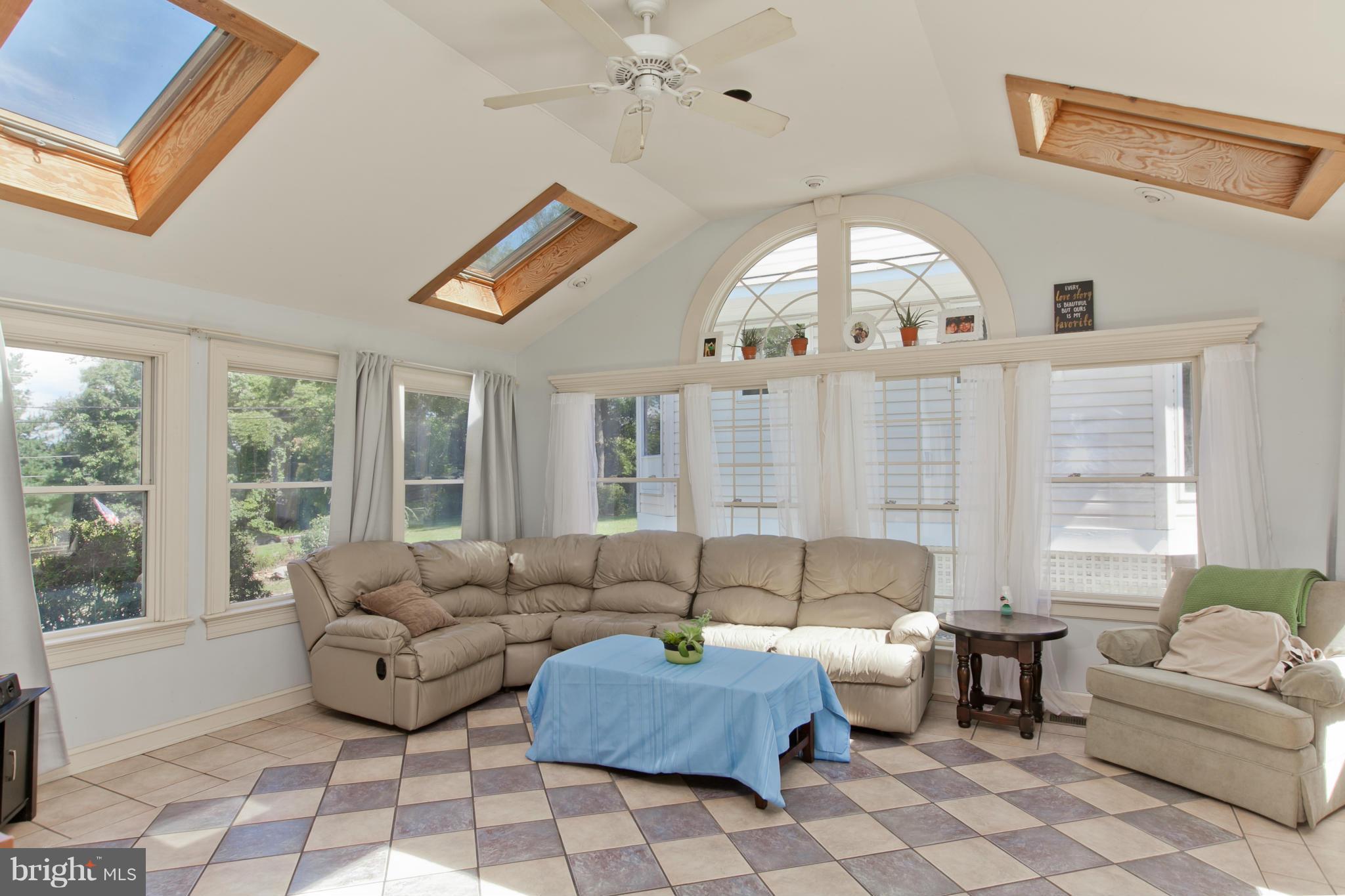 6630 Sundown Road Gaithersburg, MD 20882 - Photo 7 of 30 Family Room