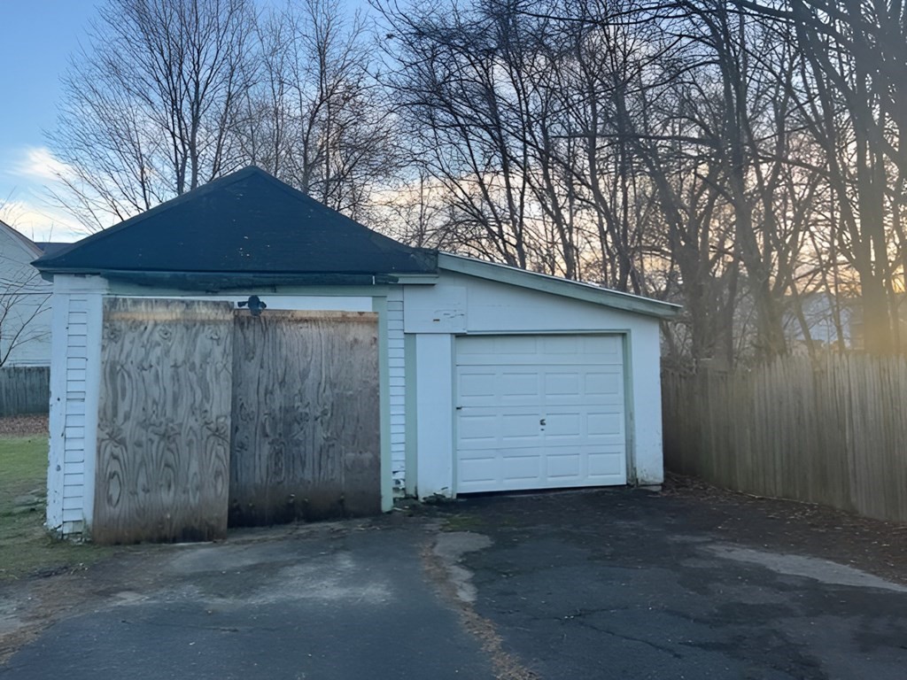 163 Pendleton Avenue Springfield, MA 01109 - Photo 2 of 12