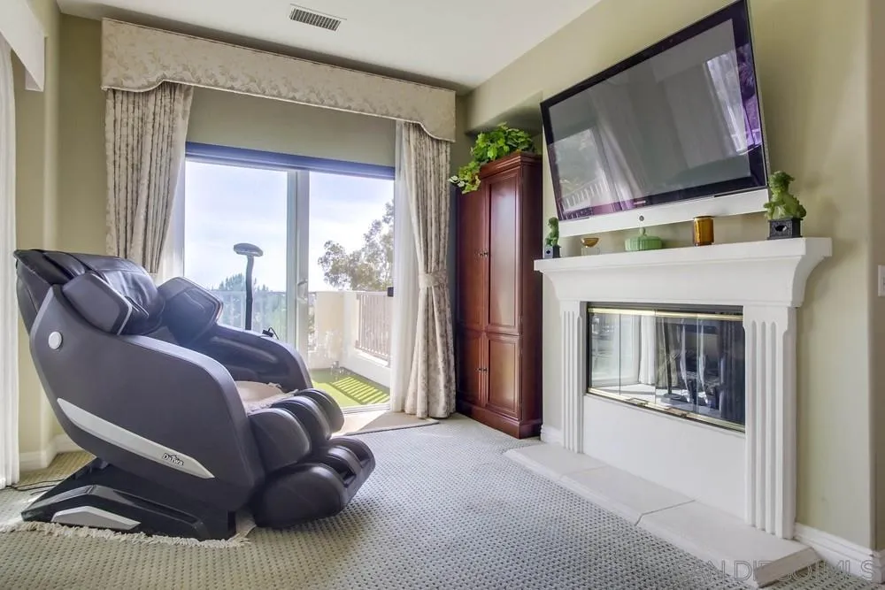 1677 Docena Road Carlsbad, CA 92011 - Photo 16 of 25 Gallery Image 16