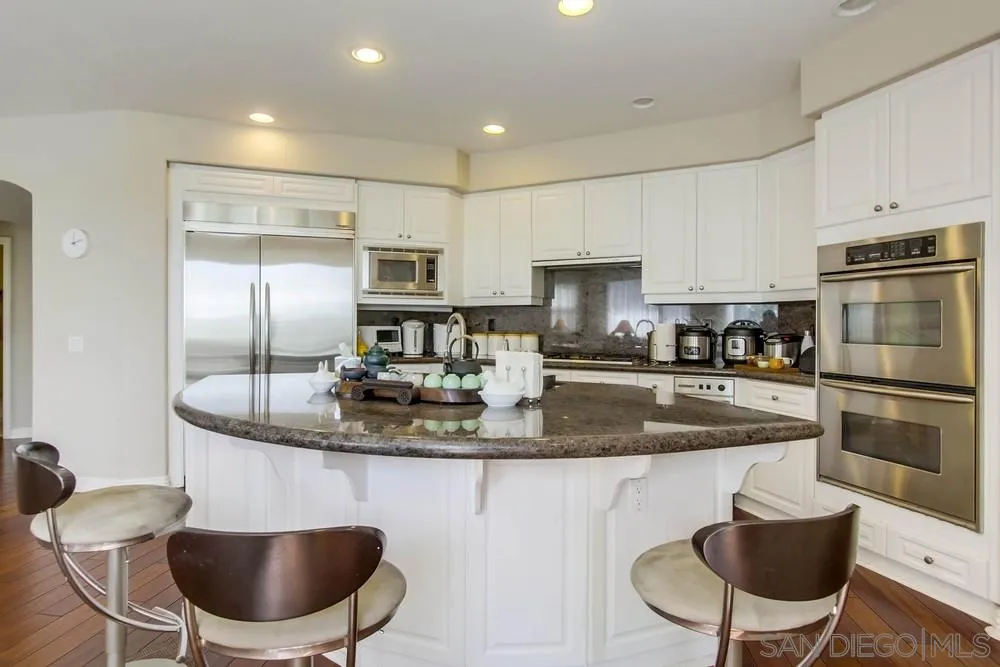 1677 Docena Road Carlsbad, CA 92011 - Photo 8 of 25 Gallery Image 8