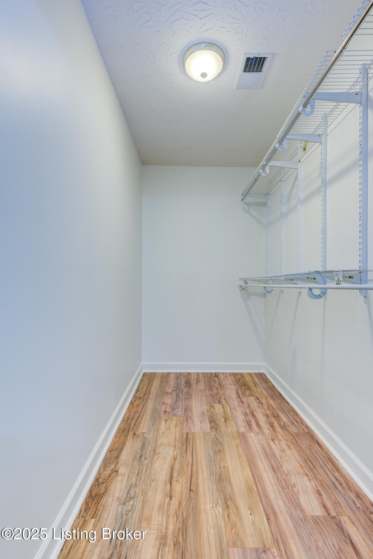 2629 Alanmede Road Louisville, KY 40205 - Photo 19 of 32 Walk in Closet