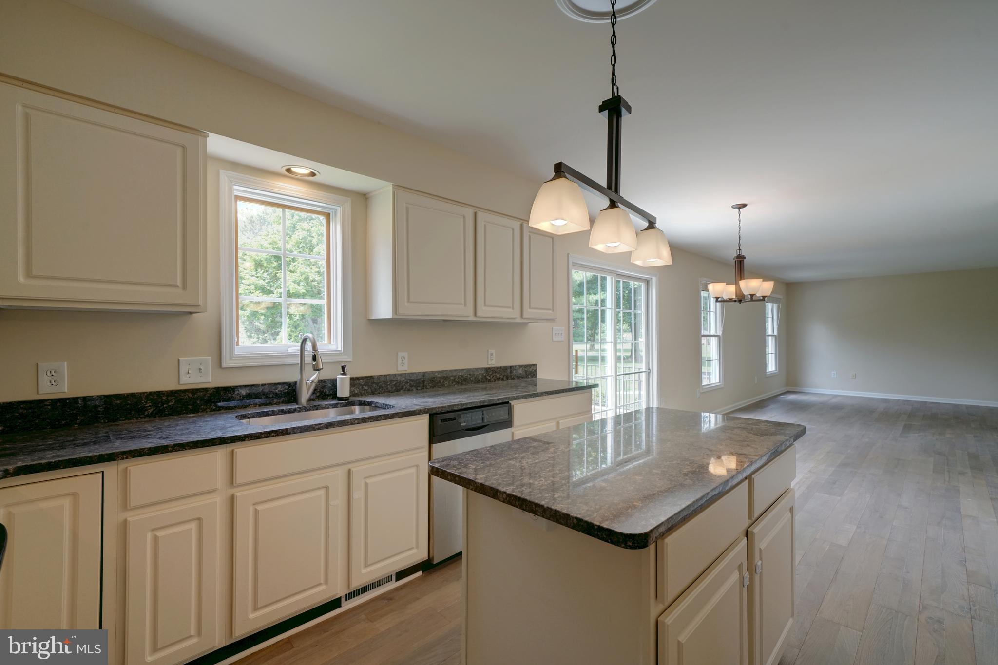 7998 Martown Road Laurel, MD 20723 - Photo 15 of 80