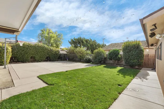 a view of a house with a garage