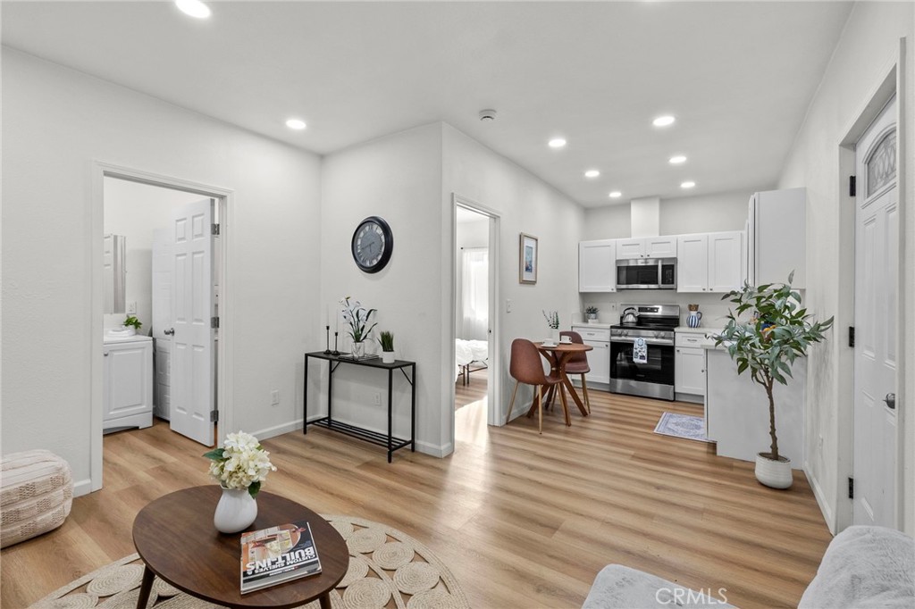 3058 Flanders Road Riverside, CA 92507 - Photo 7 of 50