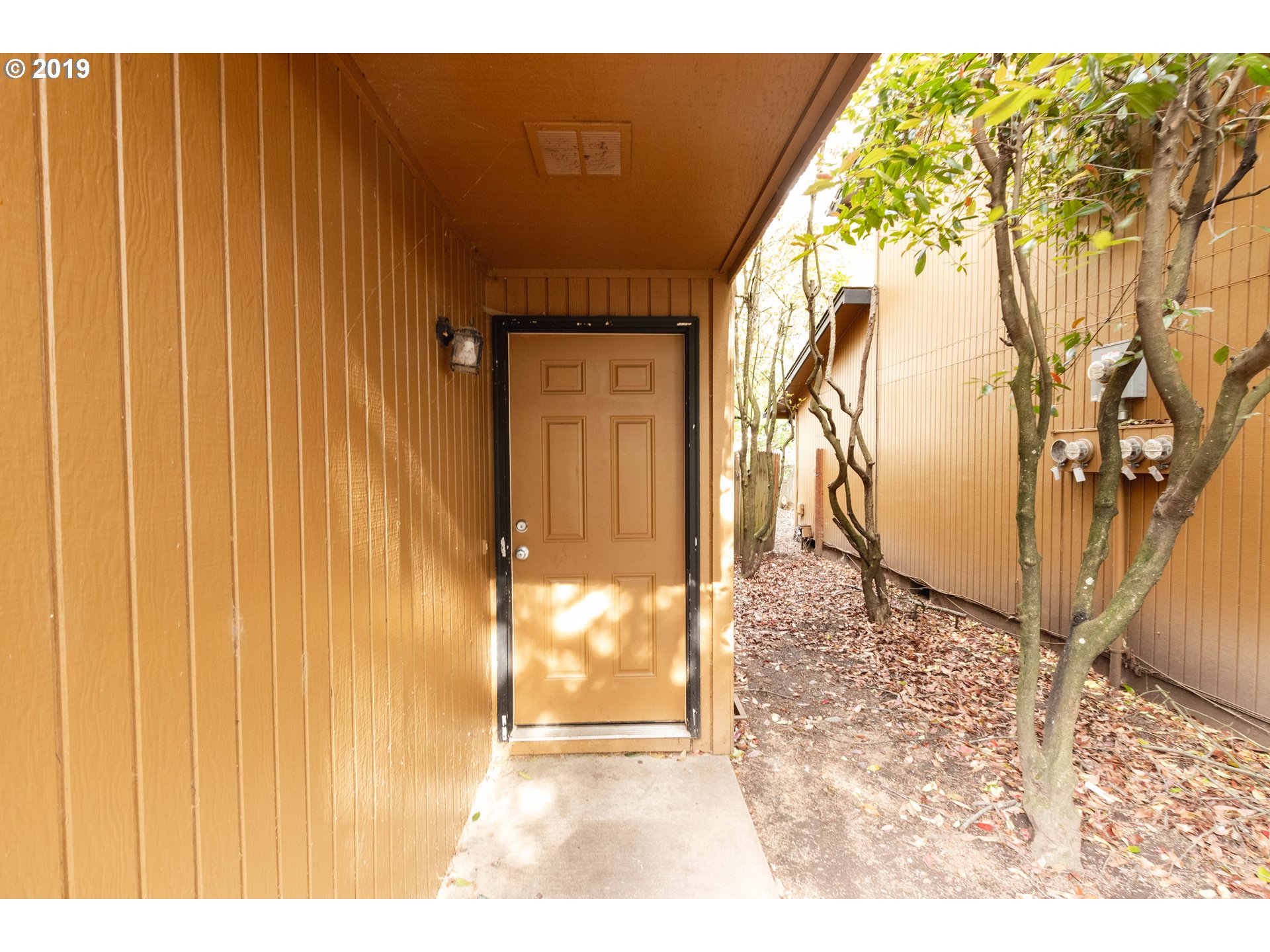 329 South 40th Place Springfield, OR 97478 - Photo 4 of 15 a view of a porch