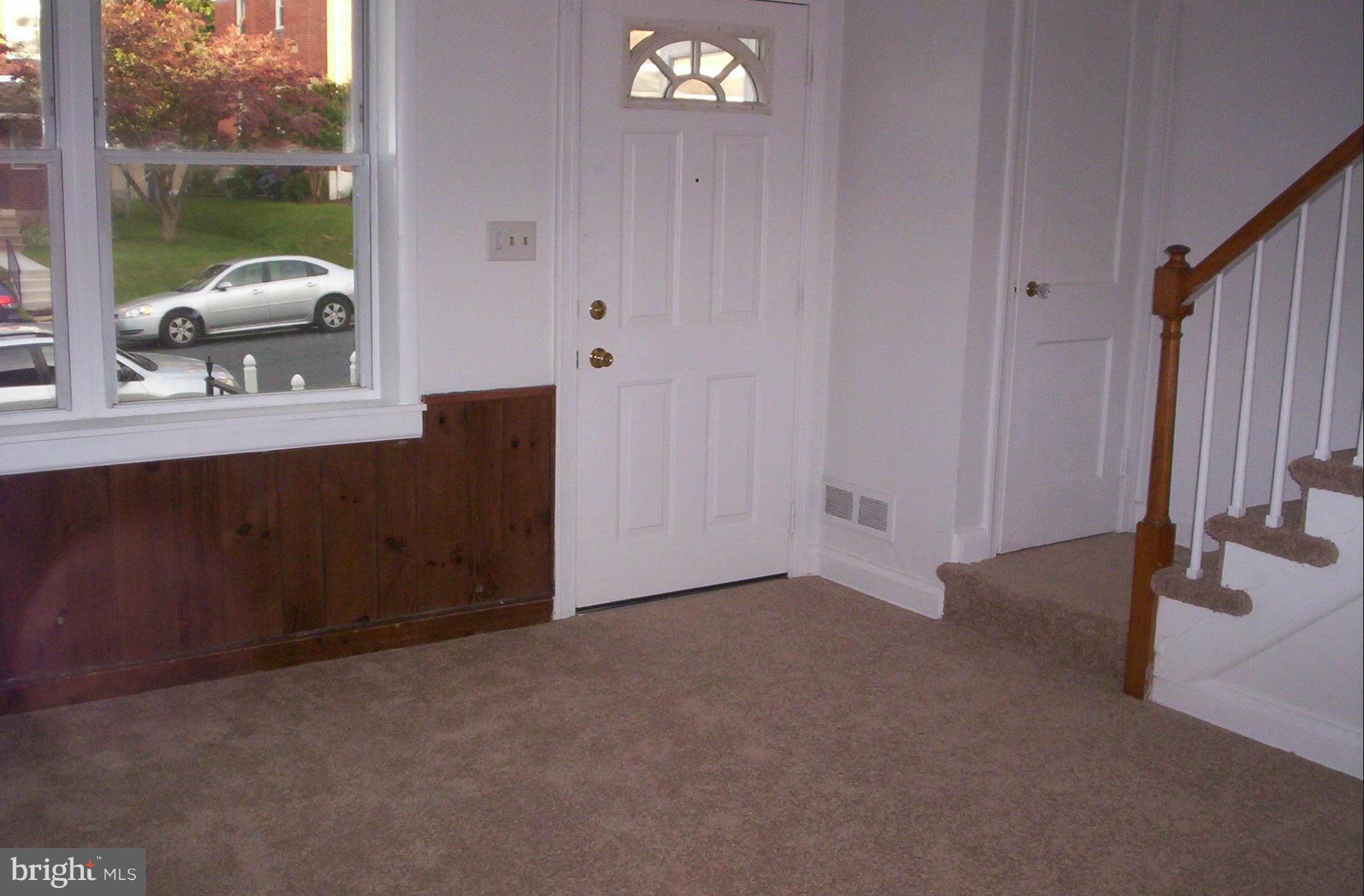 562 Welbrook Road Baltimore, MD 21221 - Photo 3 of 30 Living Room