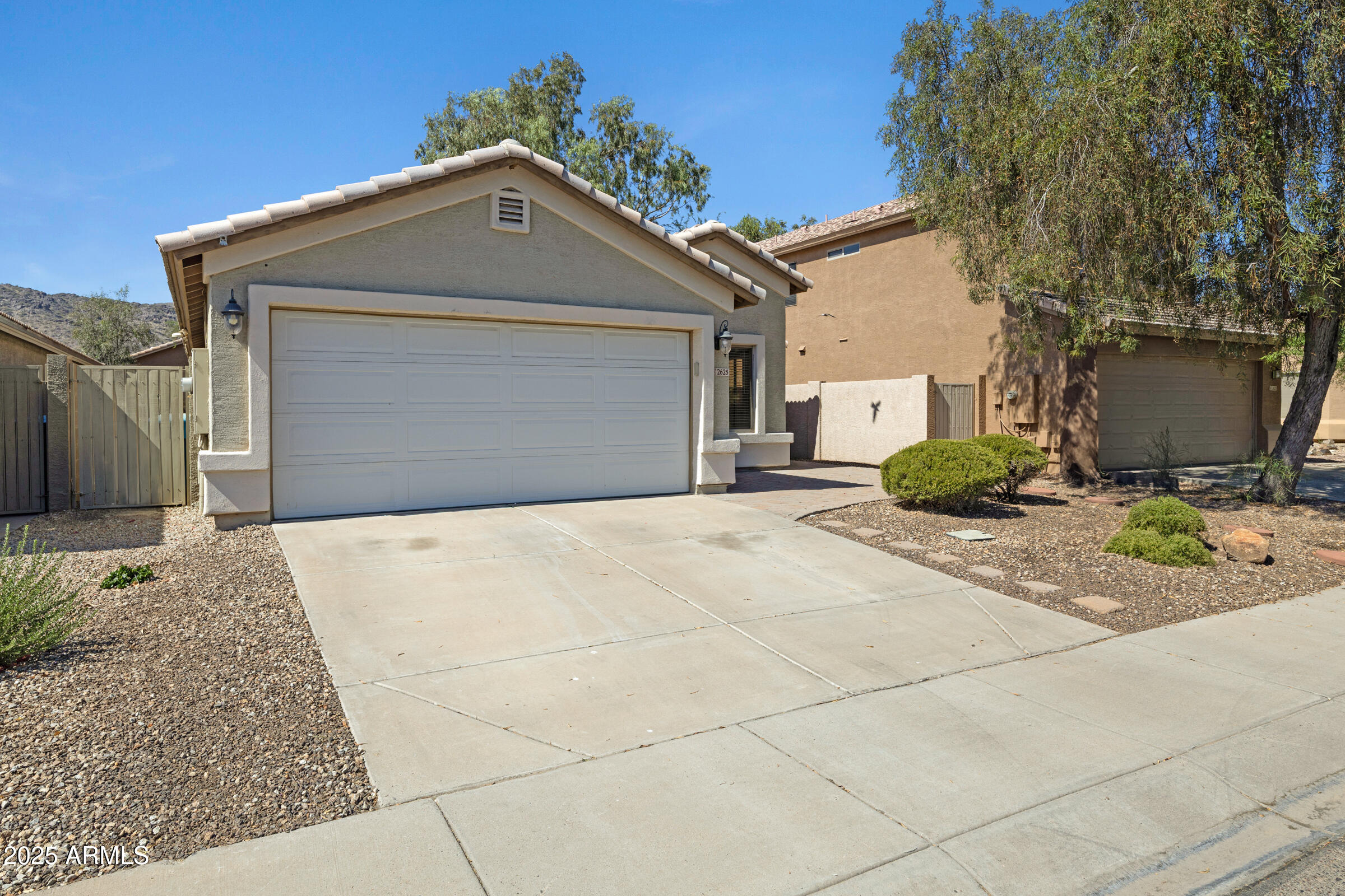 2625 East Beverly Road Phoenix, AZ 85042 - Photo 4 of 53 2625 E Beverly Rd-2