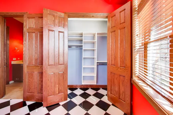 a view of a storage & utility room