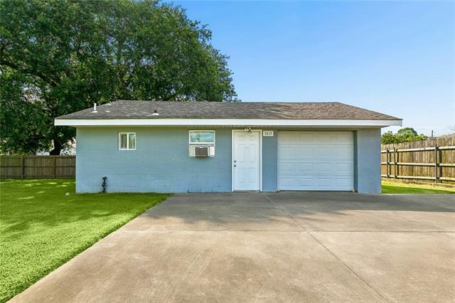 3613 Buffon Street Chalmette, LA 70043 - Photo 2 of 10