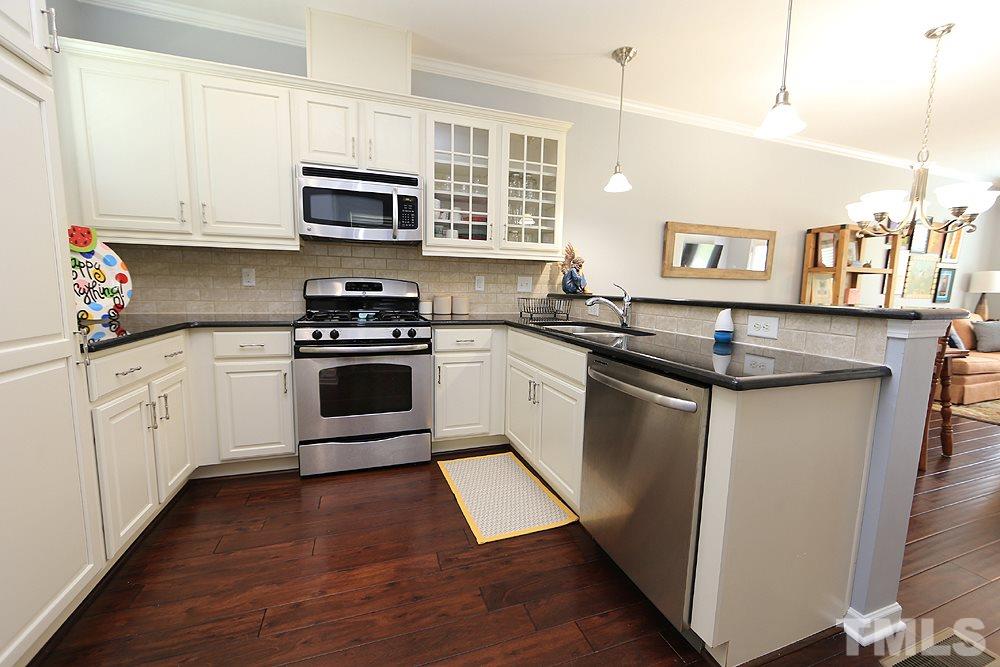 1525 Crafton Way Raleigh, NC 27607 - Photo 7 of 22