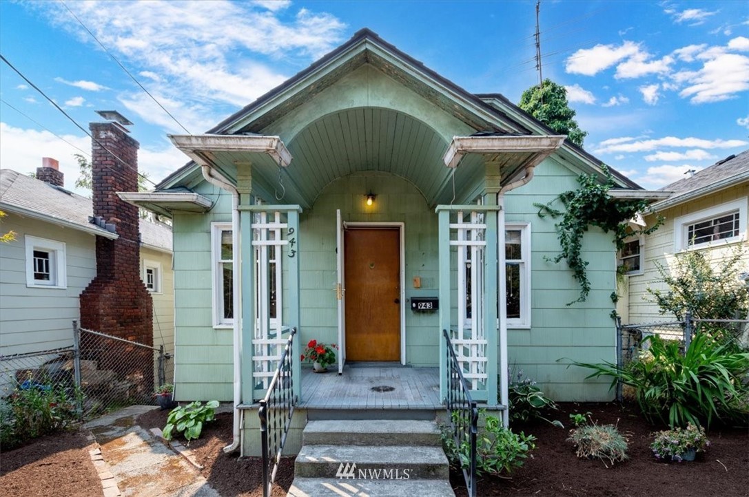 943 North 76th Street Seattle, WA 98103 - Photo 1 of 15