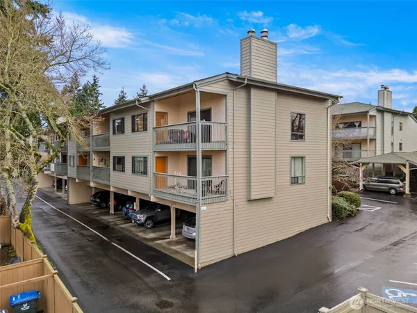 $559,000 | 330 Grow Avenue Northwest, Unit C3, Bainbridge Island, WA 98110