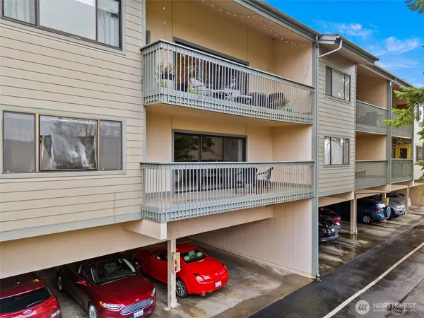 $559,000 | 330 Grow Avenue Northwest, Unit C3, Bainbridge Island, WA 98110