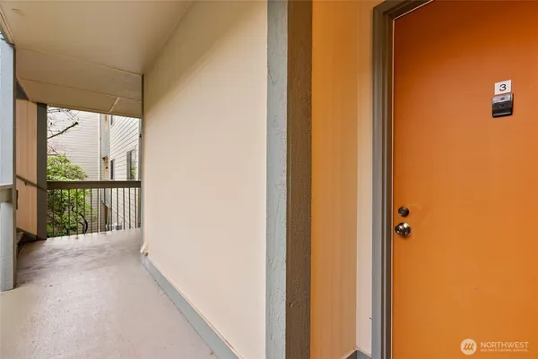 $559,000 | 330 Grow Avenue Northwest, Unit C3, Bainbridge Island, WA 98110