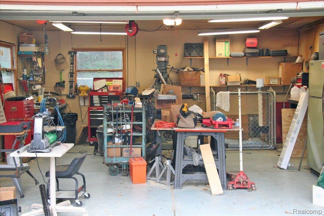 964 Middle Road Highland, MI 48357 - Photo 25 of 25 24 Built-In Workshop with Full H