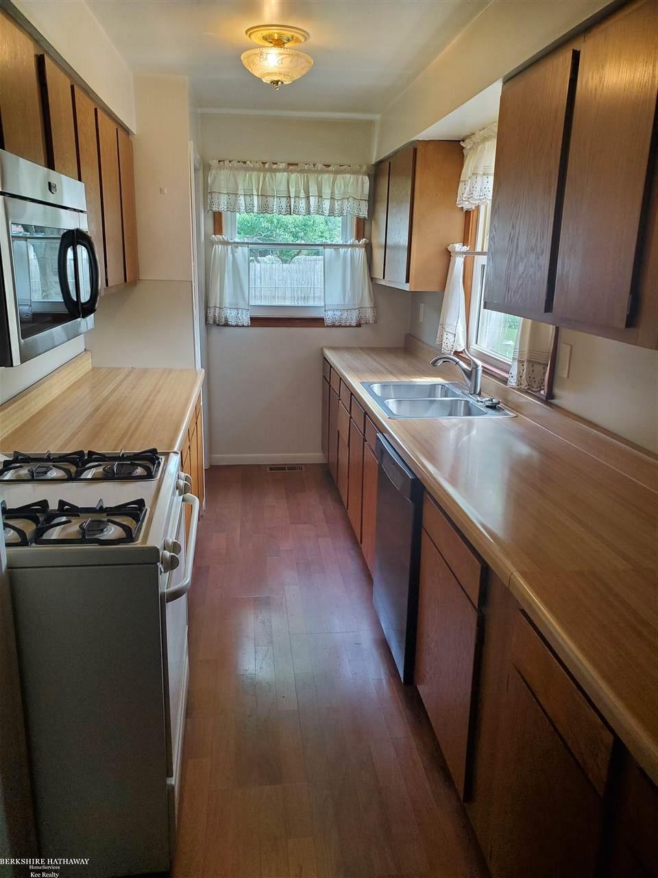47800 Frederick Road Utica, MI 48317 - Photo 17 of 35 50022263-16.JPG
