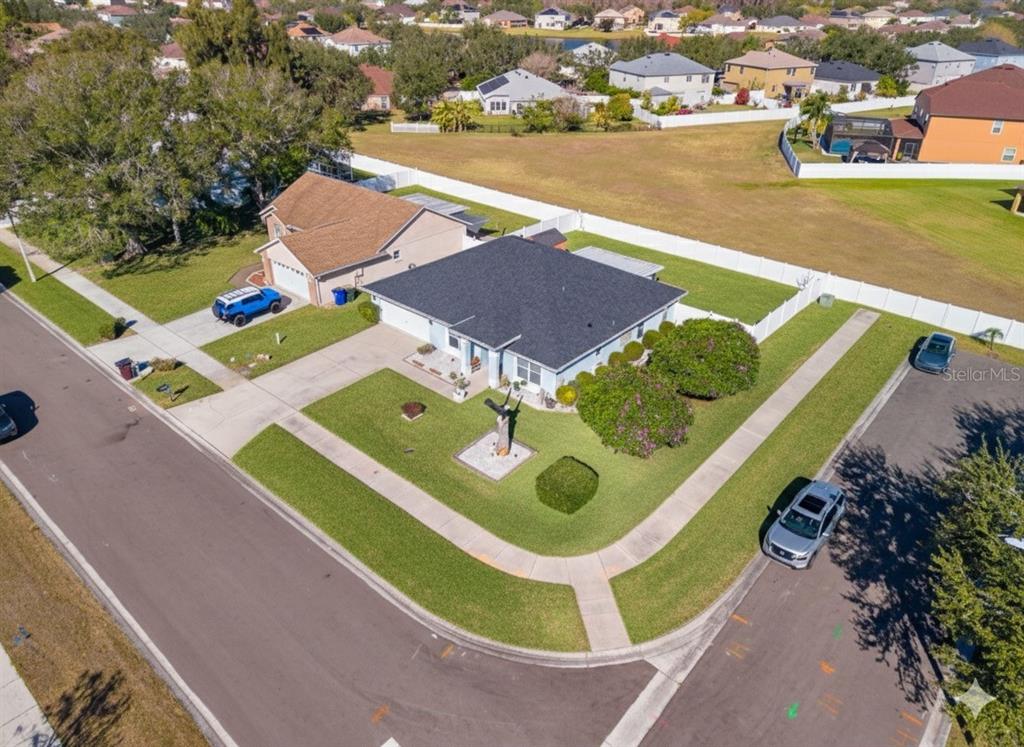 2708 Kayak Court St. Cloud, FL 34772 - Photo 7 of 56