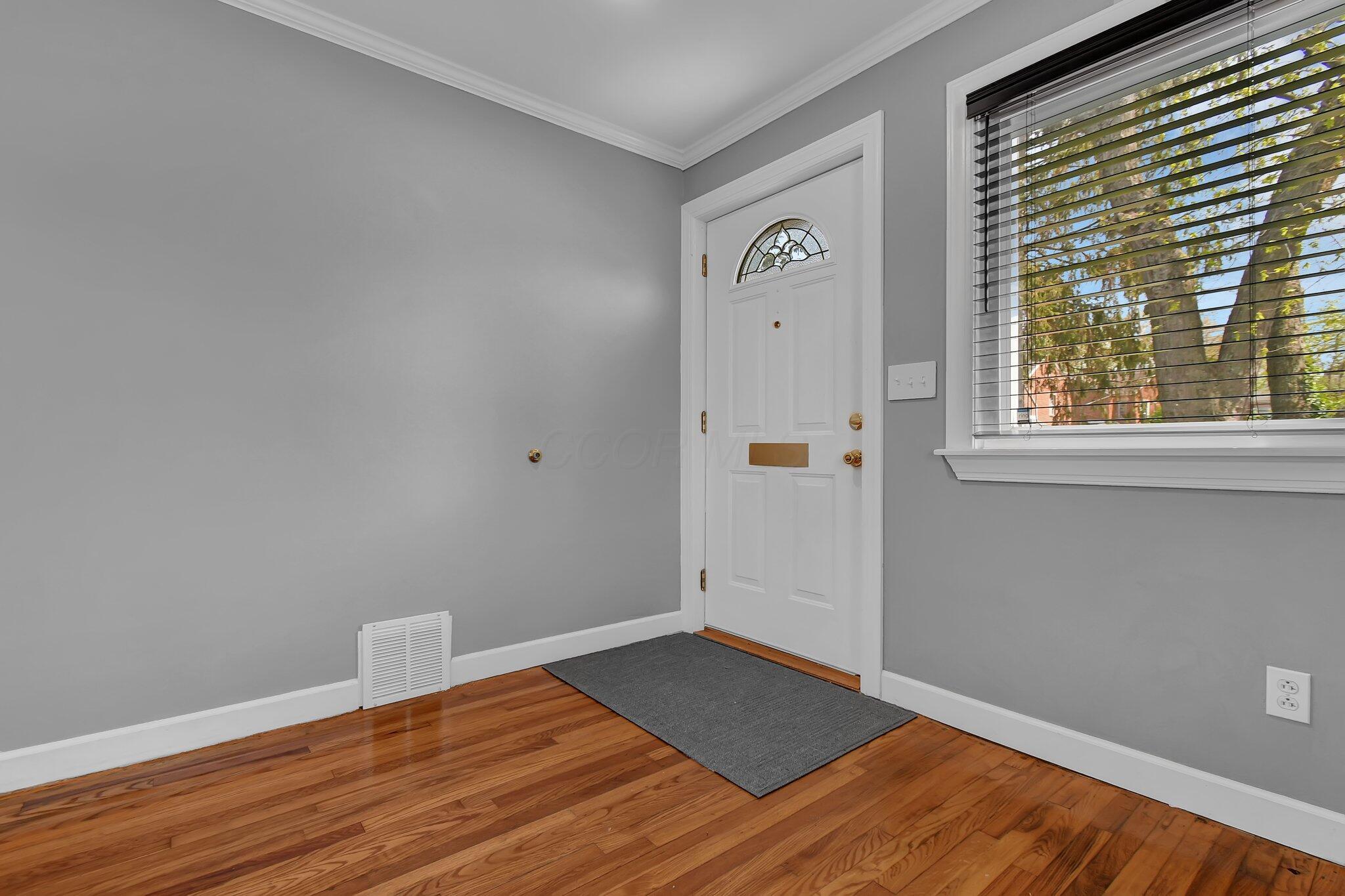 773 South Chesterfield Road Columbus, OH 43209 - Photo 4 of 29 4-web-or-mls-773-s-chesterfield-rd