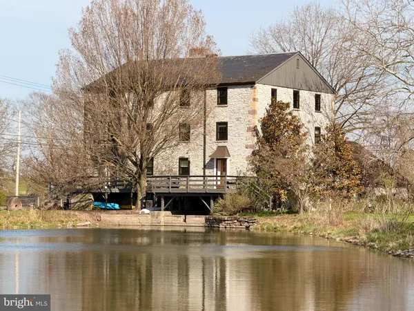 $895,000 | 475 Snavely Mill Road, Lititz, PA 17543