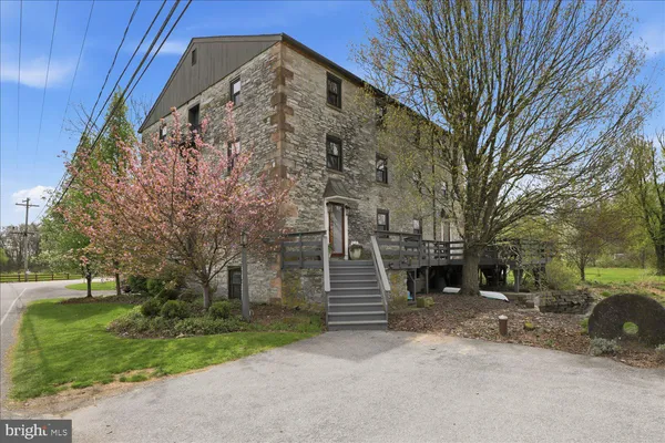 $895,000 | 475 Snavely Mill Road, Lititz, PA 17543