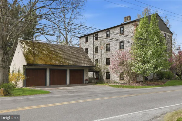 $895,000 | 475 Snavely Mill Road, Lititz, PA 17543