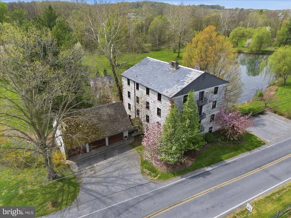 $895,000 | 475 Snavely Mill Road, Lititz, PA 17543