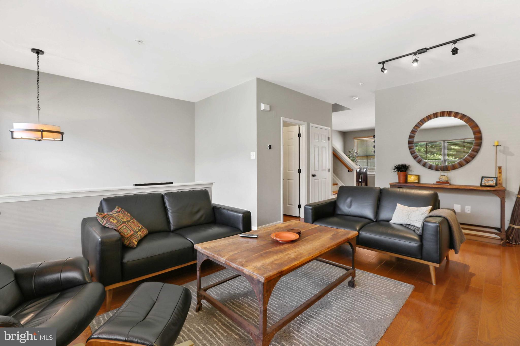 2064 Clipper Park Road Baltimore, MD 21211 - Photo 17 of 35 Living Room
