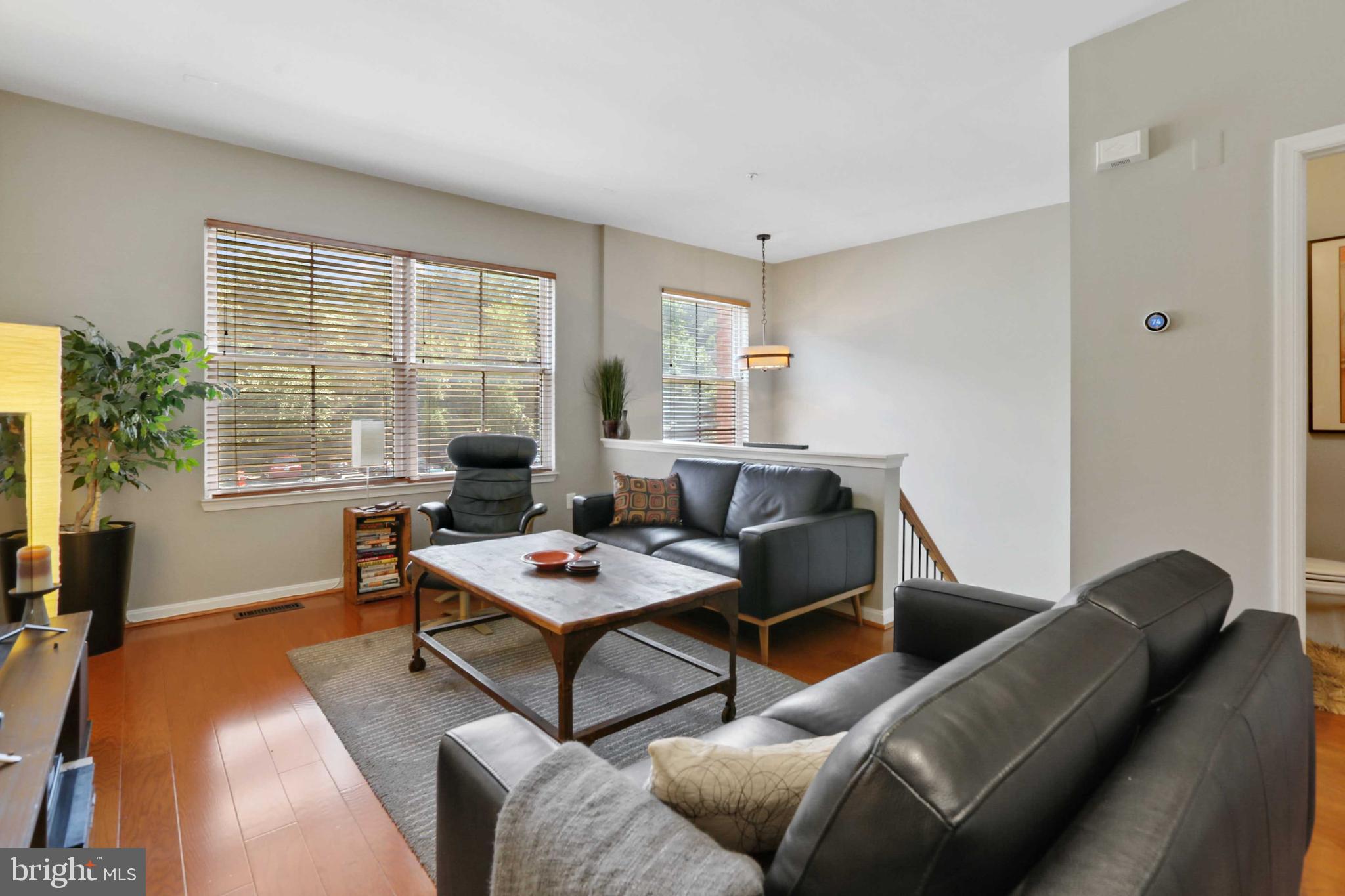 2064 Clipper Park Road Baltimore, MD 21211 - Photo 18 of 35 Living Room