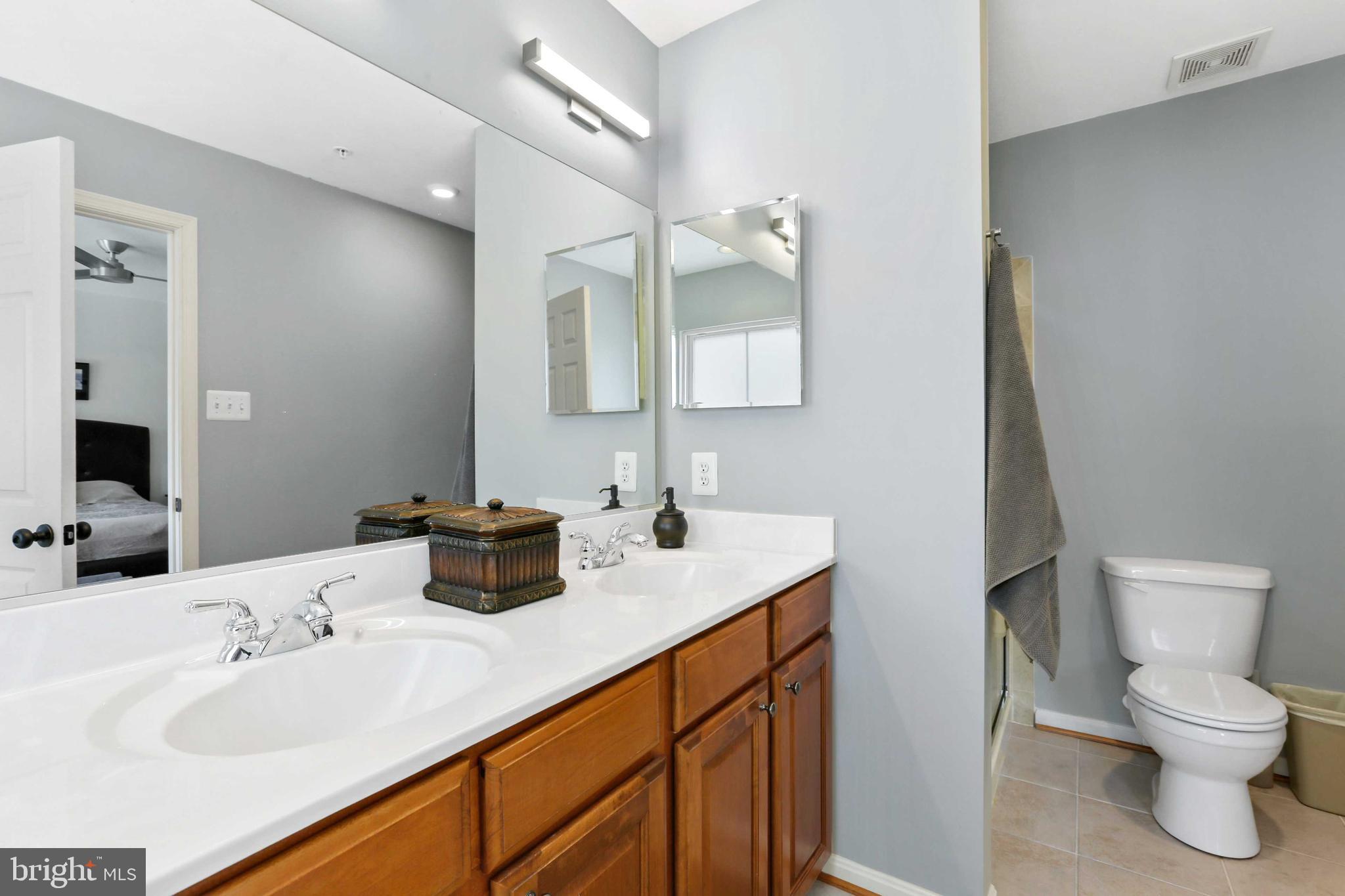 2064 Clipper Park Road Baltimore, MD 21211 - Photo 20 of 35 Primary Bath