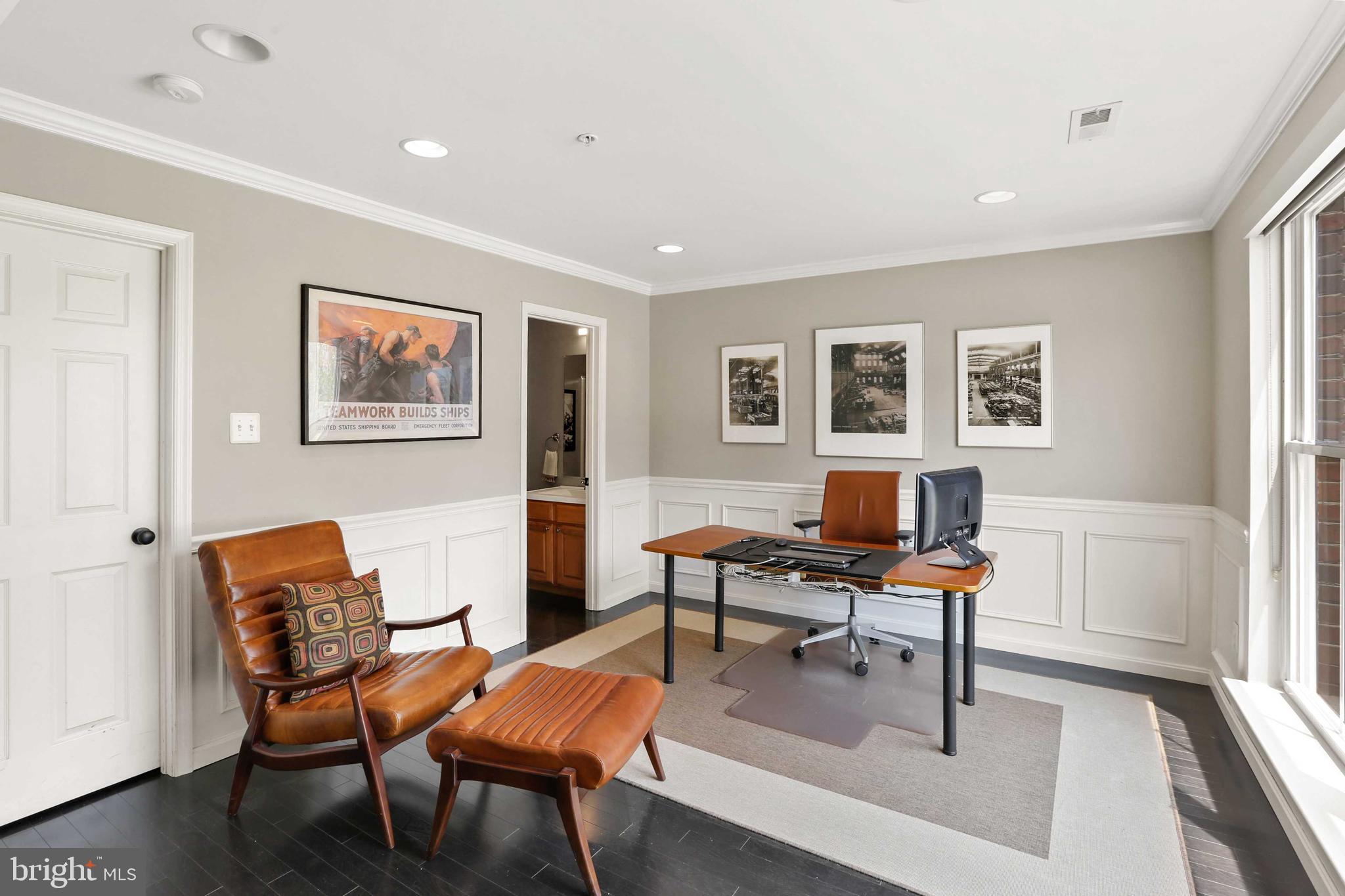 2064 Clipper Park Road Baltimore, MD 21211 - Photo 2 of 35 Office/den/rec room