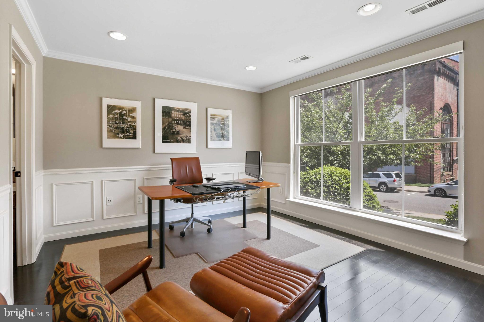 2064 Clipper Park Road Baltimore, MD 21211 - Photo 3 of 35 Office/den/rec room
