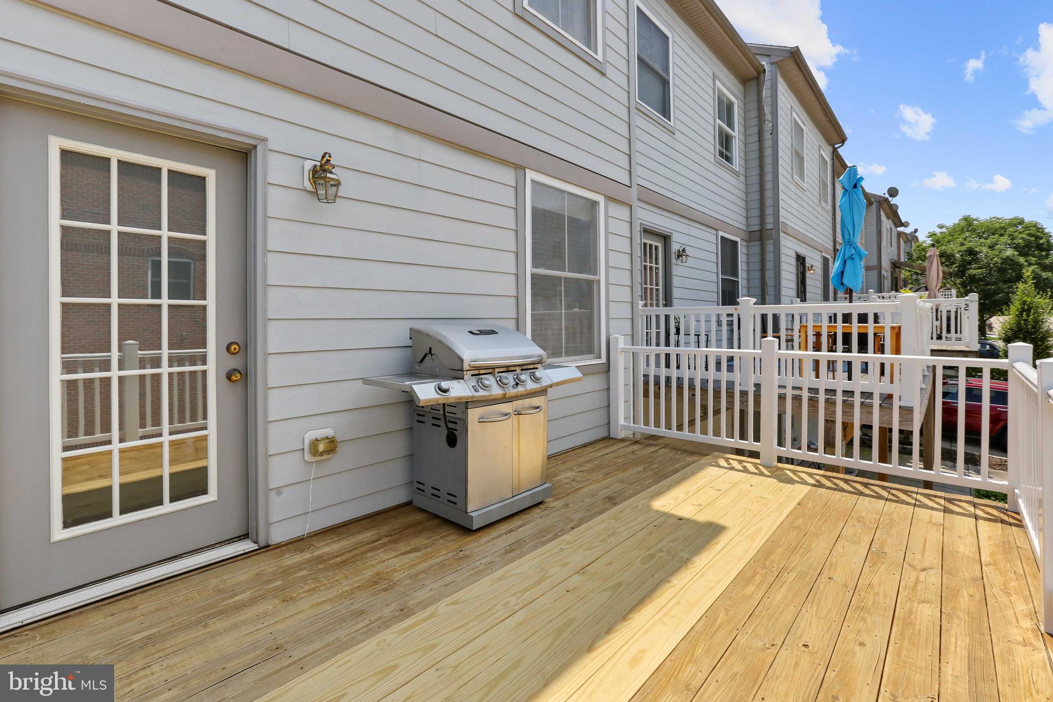 2064 Clipper Park Road Baltimore, MD 21211 - Photo 32 of 35 Deck off of kitchen