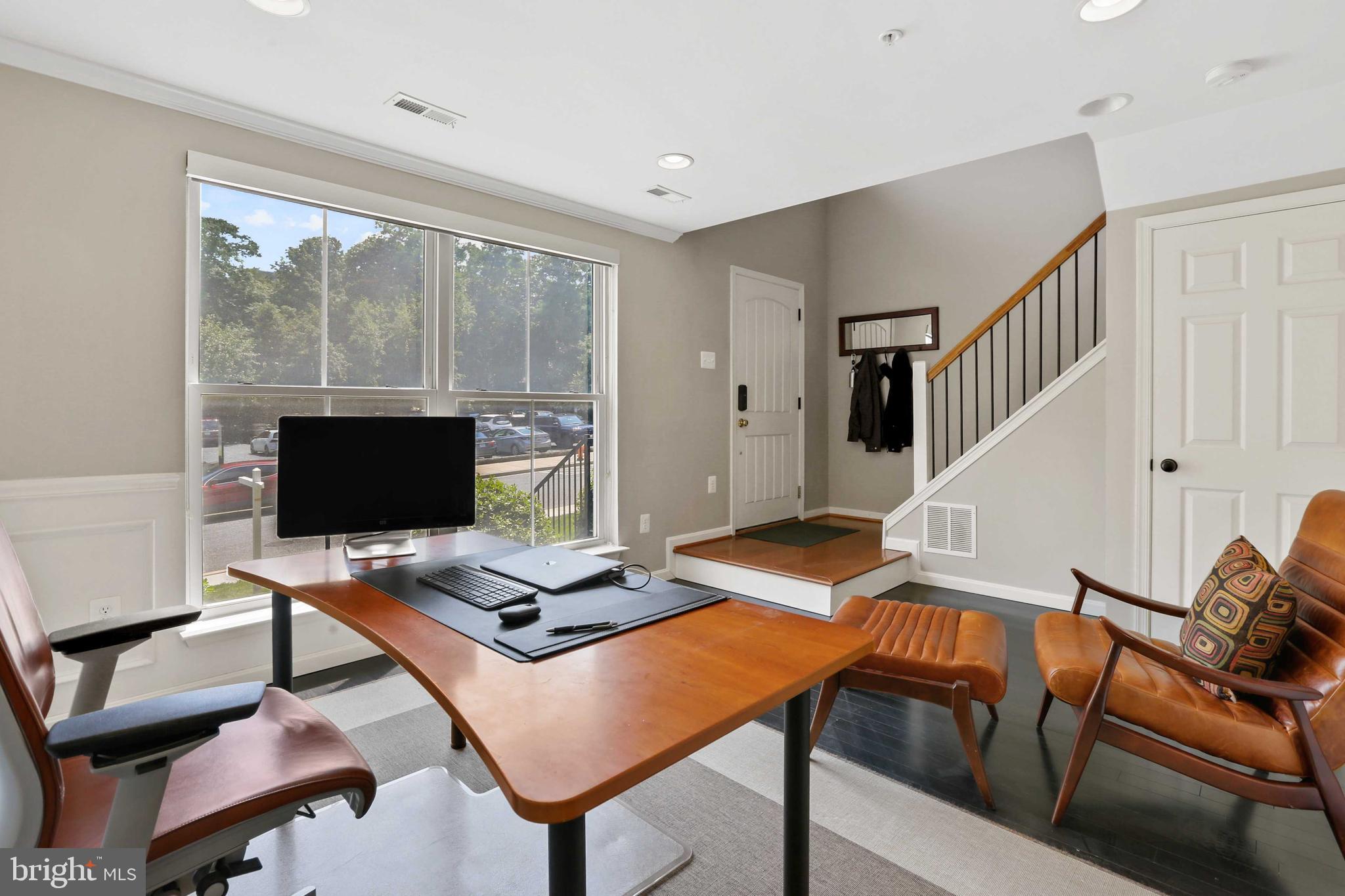 2064 Clipper Park Road Baltimore, MD 21211 - Photo 4 of 35 office/den/rec room
