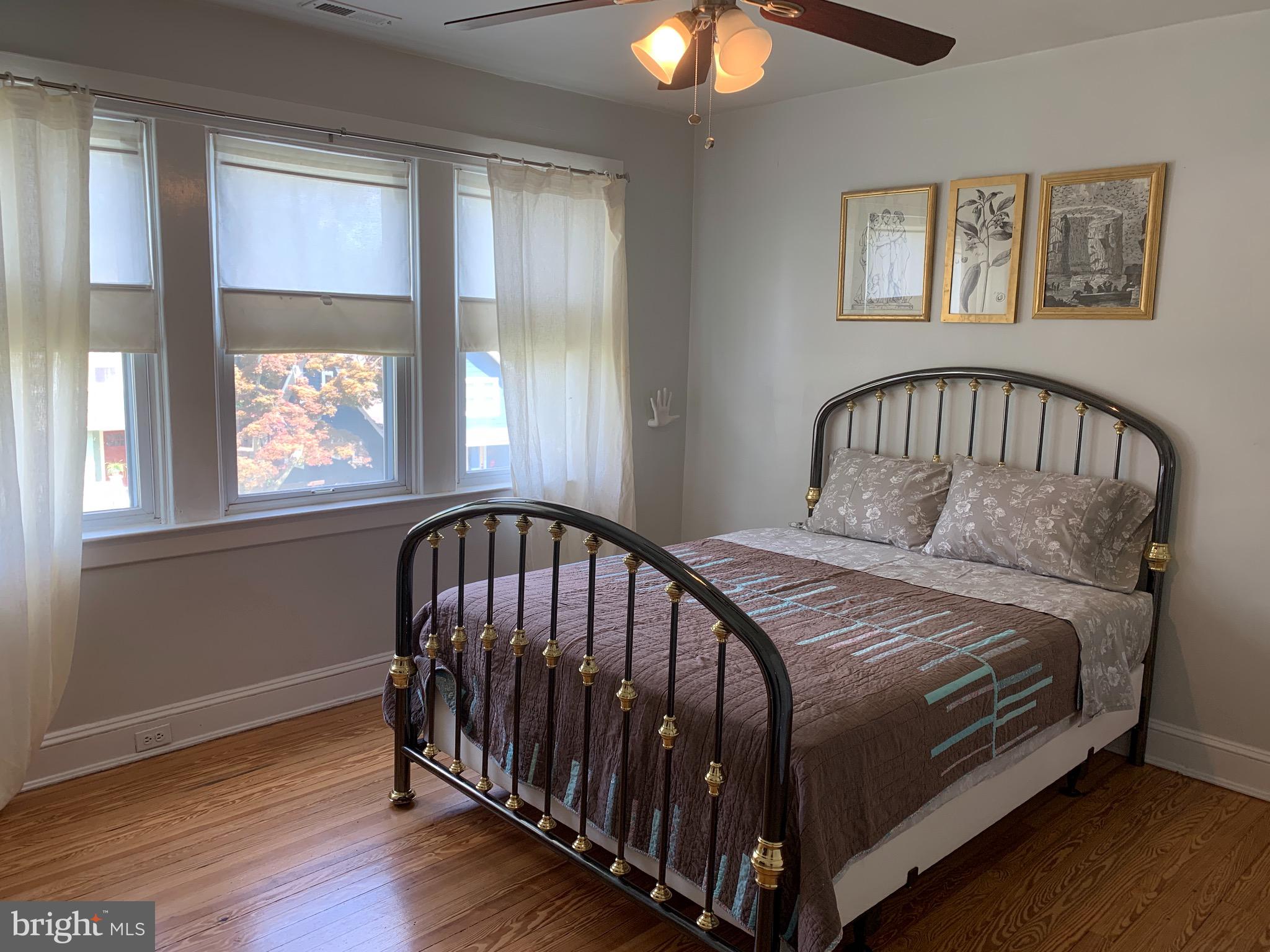 813 Cedarcroft Road Baltimore, MD 21212 - Photo 20 of 43 Loads of natural light!