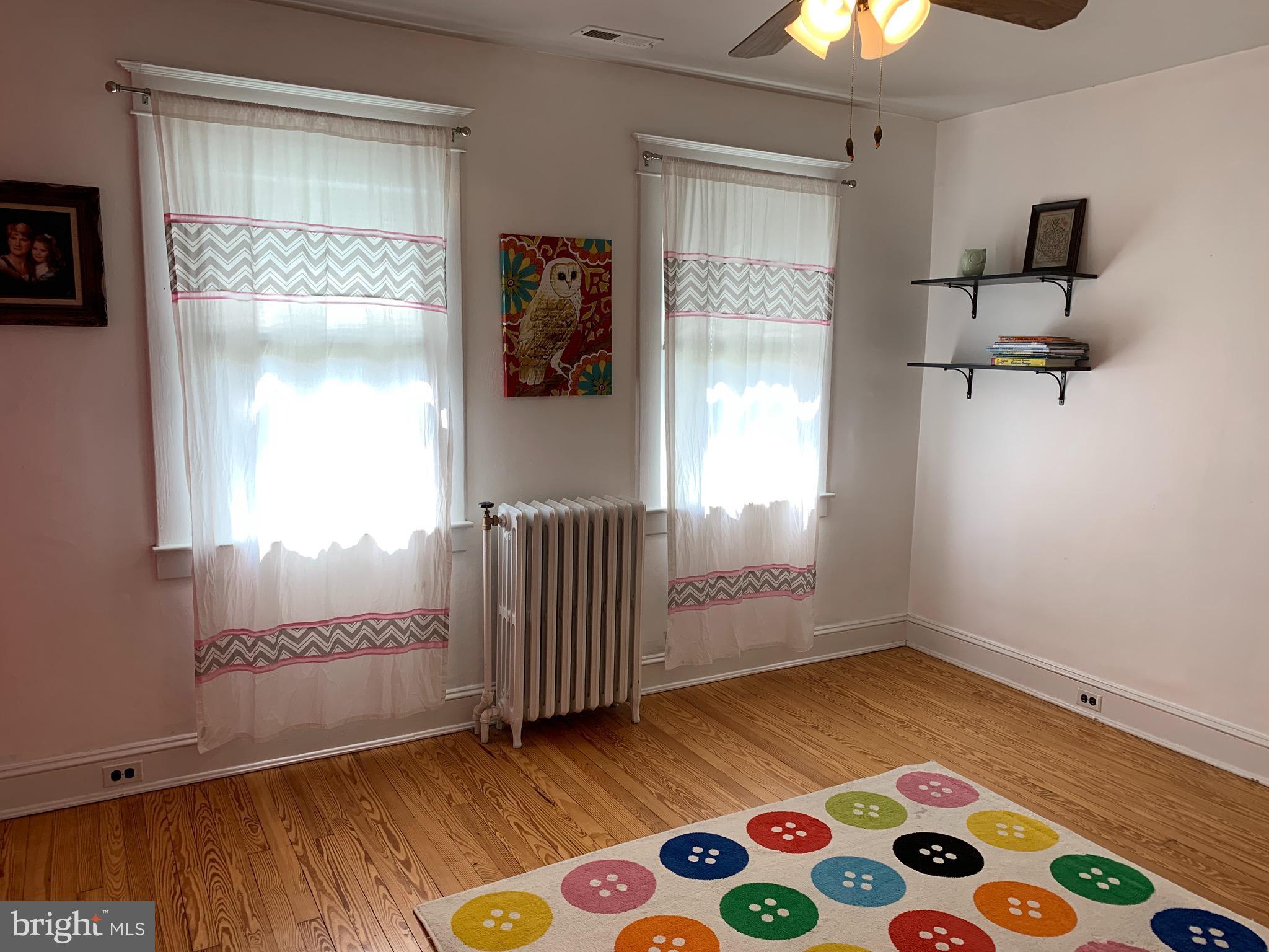 813 Cedarcroft Road Baltimore, MD 21212 - Photo 22 of 43 Natural light is a plus!