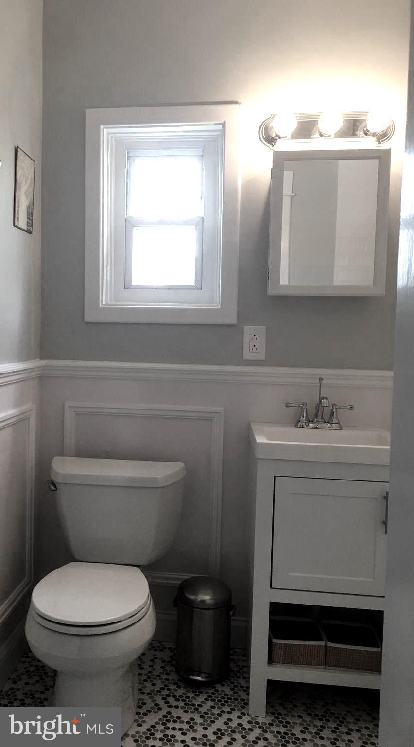 813 Cedarcroft Road Baltimore, MD 21212 - Photo 25 of 43 Remodeled bath is clean and bright!