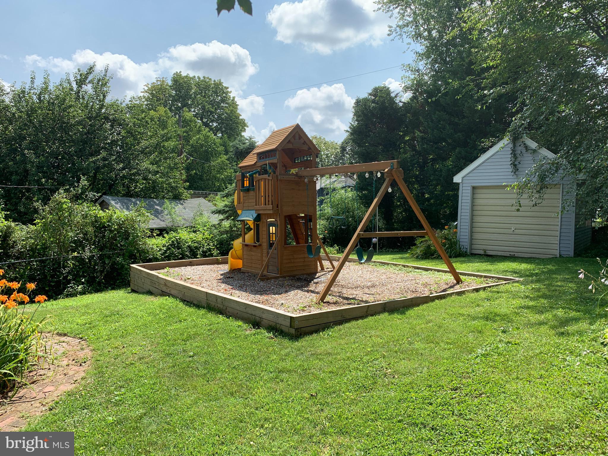 813 Cedarcroft Road Baltimore, MD 21212 - Photo 42 of 43 Lots of green and privacy! Playset conveys!