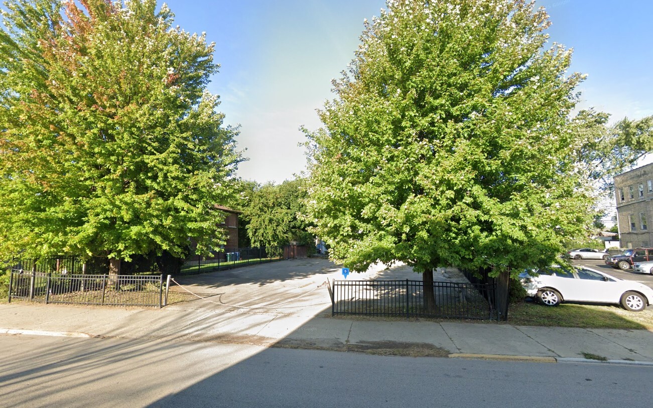 1620 Sheridan Road North Chicago, IL 60064 - Photo 2 of 5