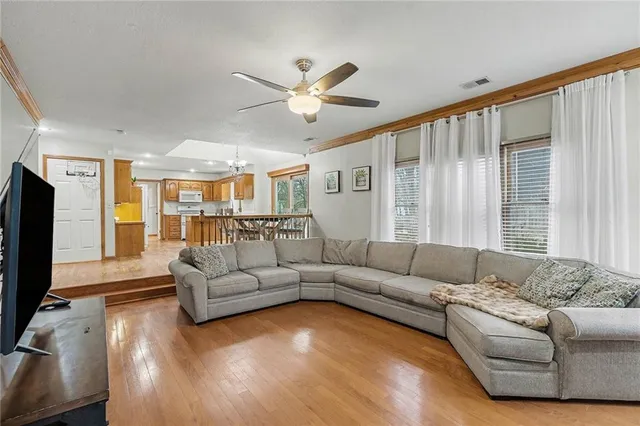 $335,000 | 7332 North Congress Avenue, Kansas City, MO 64152