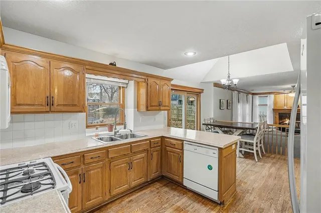 $335,000 | 7332 North Congress Avenue, Kansas City, MO 64152