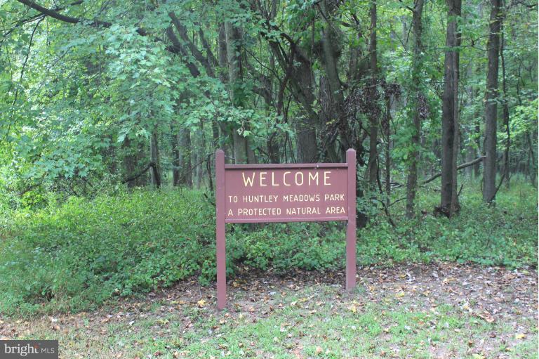 Steps to parkland & nature trails