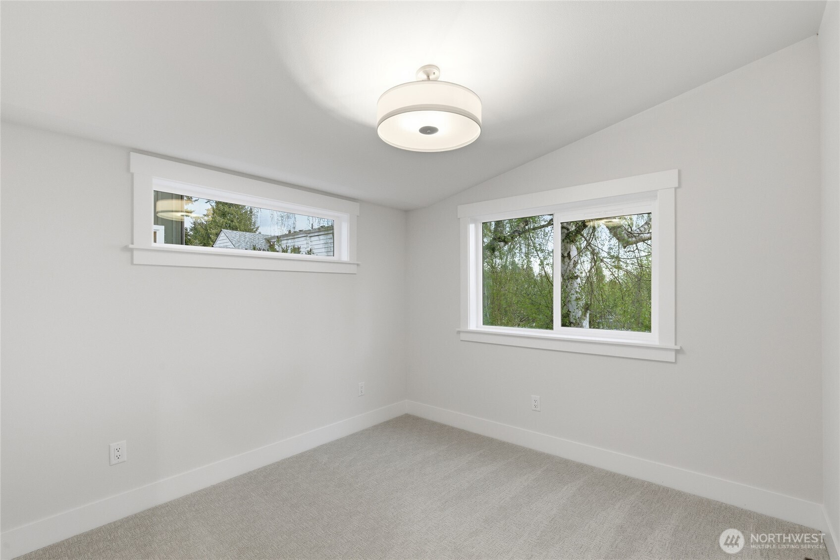 8817 Densmore Avenue North Seattle, WA 98103 - Photo 15 of 20