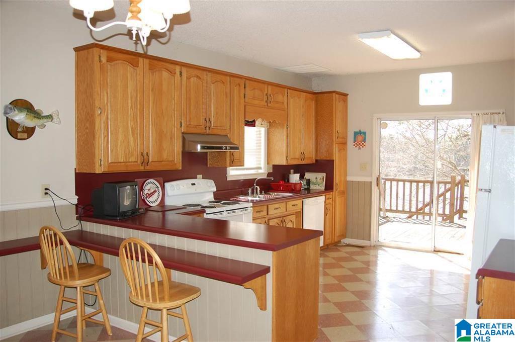 504 Lakeshore Lane Oneonta, AL 35121 - Photo 5 of 37