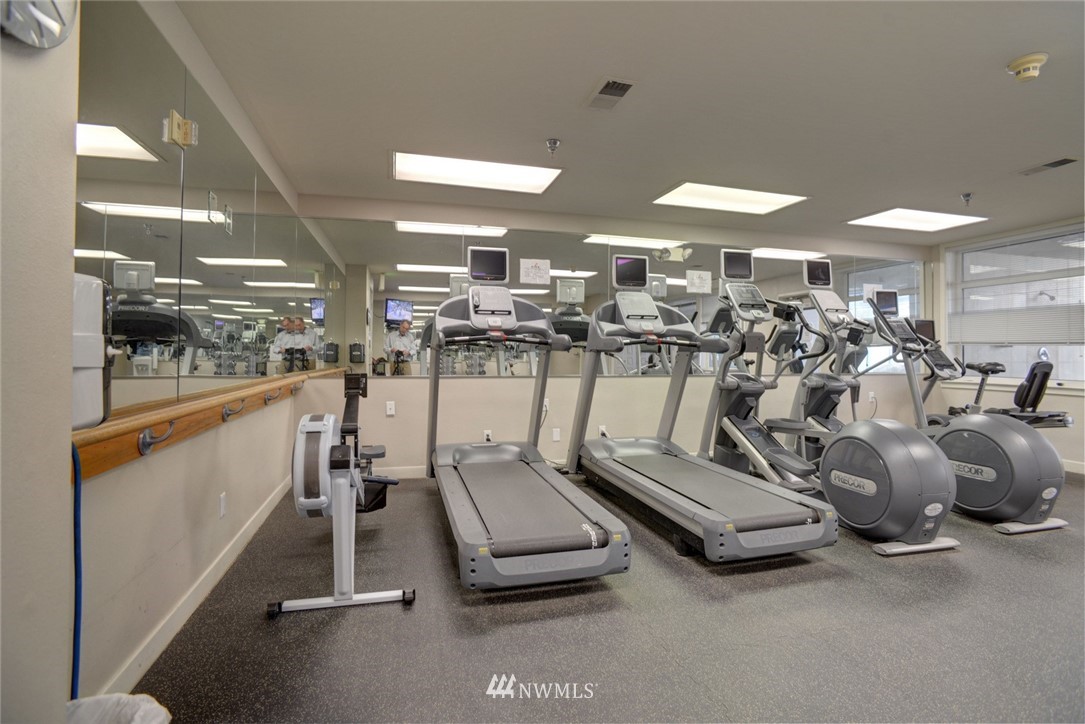 2000 Alaskan Way, Unit 544 Seattle, WA 98121 - Photo 4 of 13 Gallery Image 4