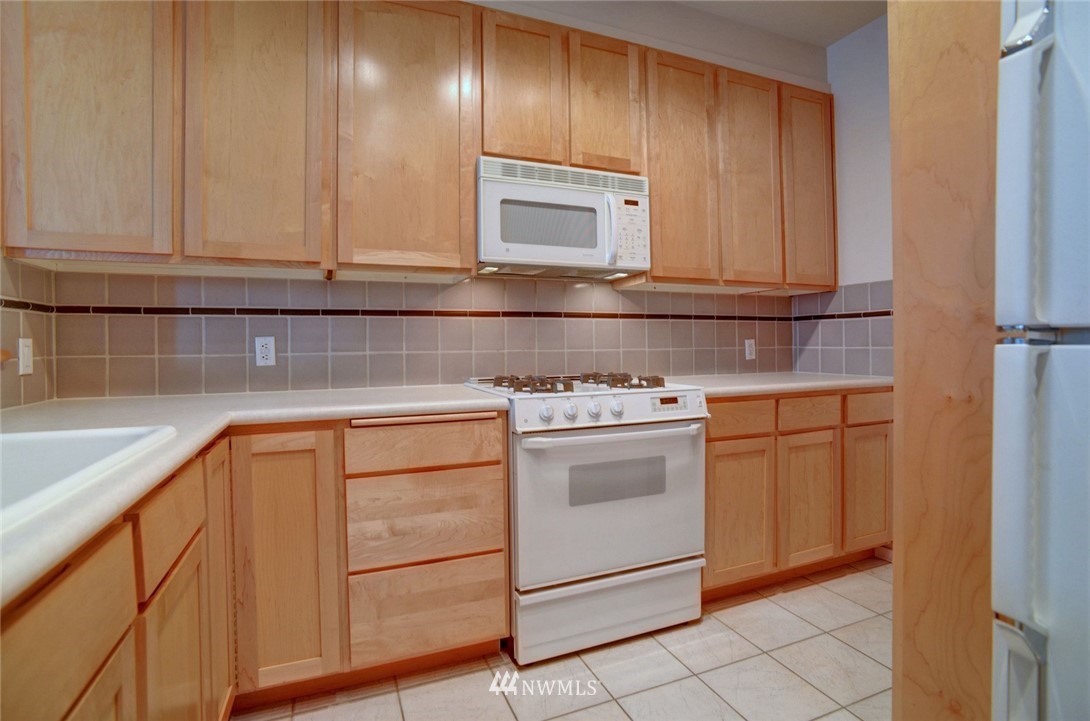 2000 Alaskan Way, Unit 544 Seattle, WA 98121 - Photo 9 of 13 Gallery Image 9