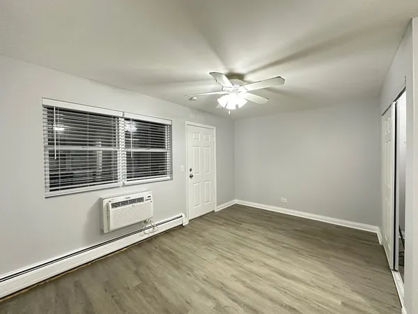 $1,195 | 4547 North Dover Street, Unit 2F, Chicago, IL 60640