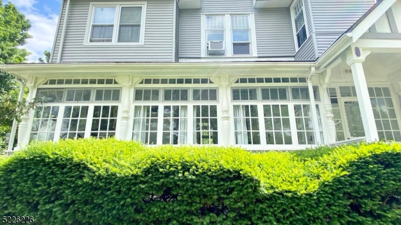 74 Kent Pl Boulevard, Unit 2 Summit, NJ 07901 - Photo 3 of 15