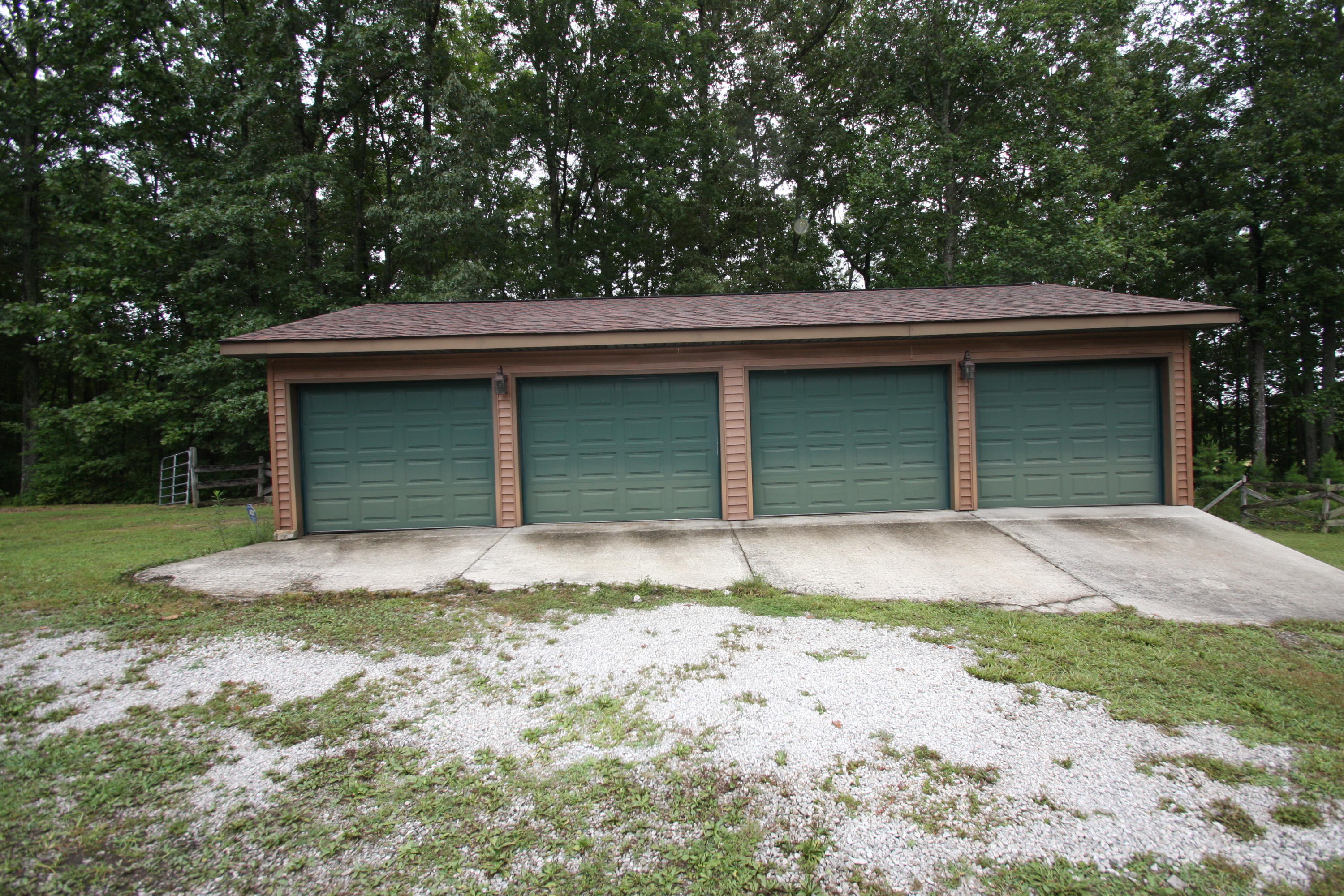 164 Fairview Road Harriman, TN 37748 - Photo 2 of 30 Detached Four Car Garage